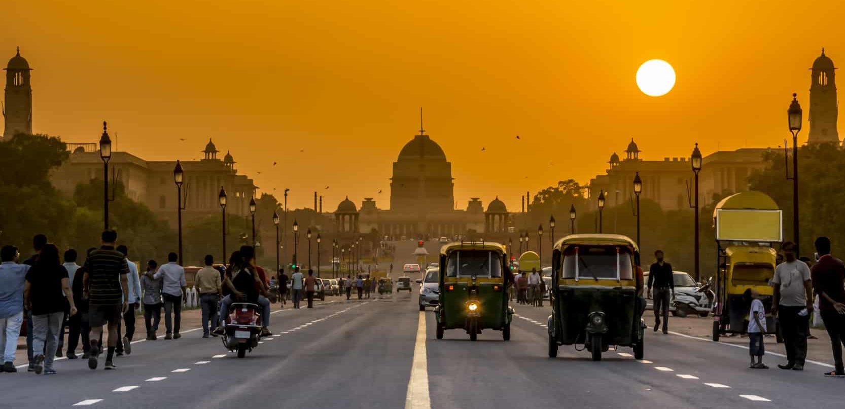 five reasons you should quit your 9-5 and become a TEFL teacher.