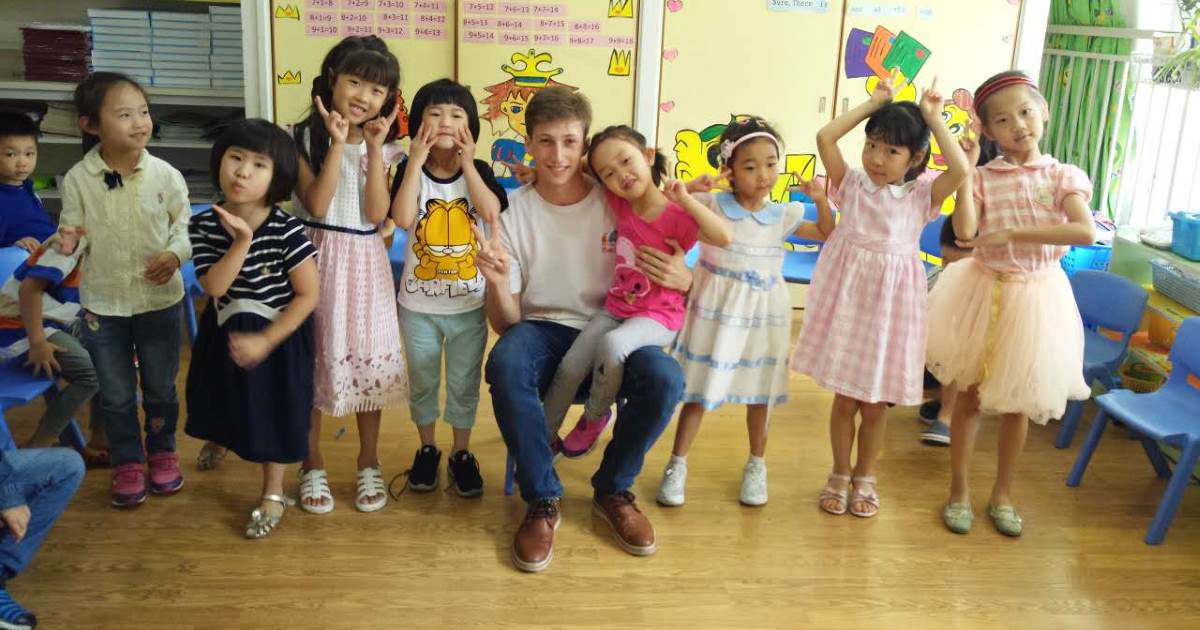 Can I teach English in China if I don't speak Chinese?